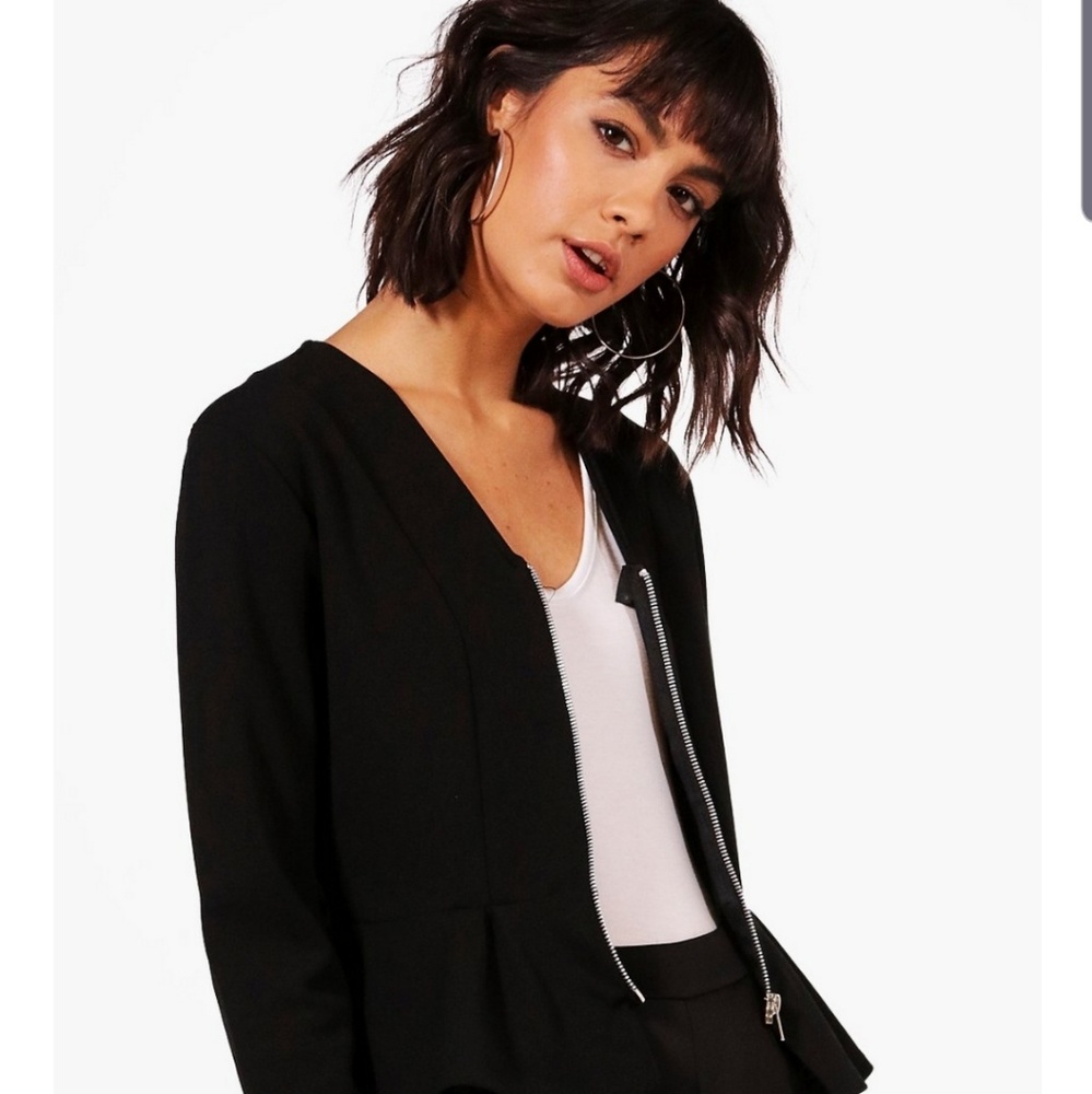 Peplum Zip Up Blazer. It’s an excellent condition